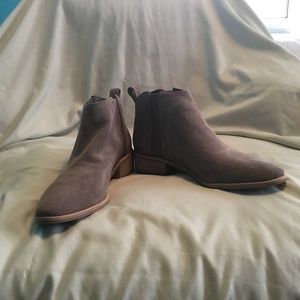 Dolce Vita ankle boots